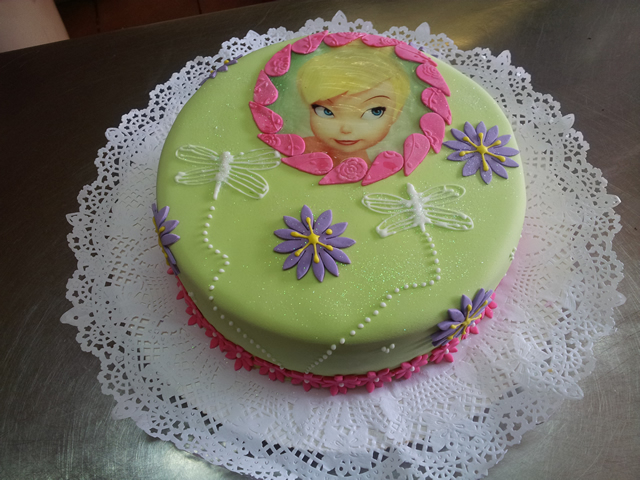 Tortas en fondant de campanita - Imagui